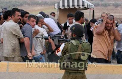 L'armée israélienne tue un jeune Palestinien de 17 ans au checkpoint de Bir-Zeit, au nord de Ramallah